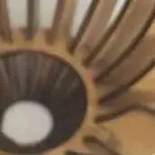 Dekorativ ljusstake i trä