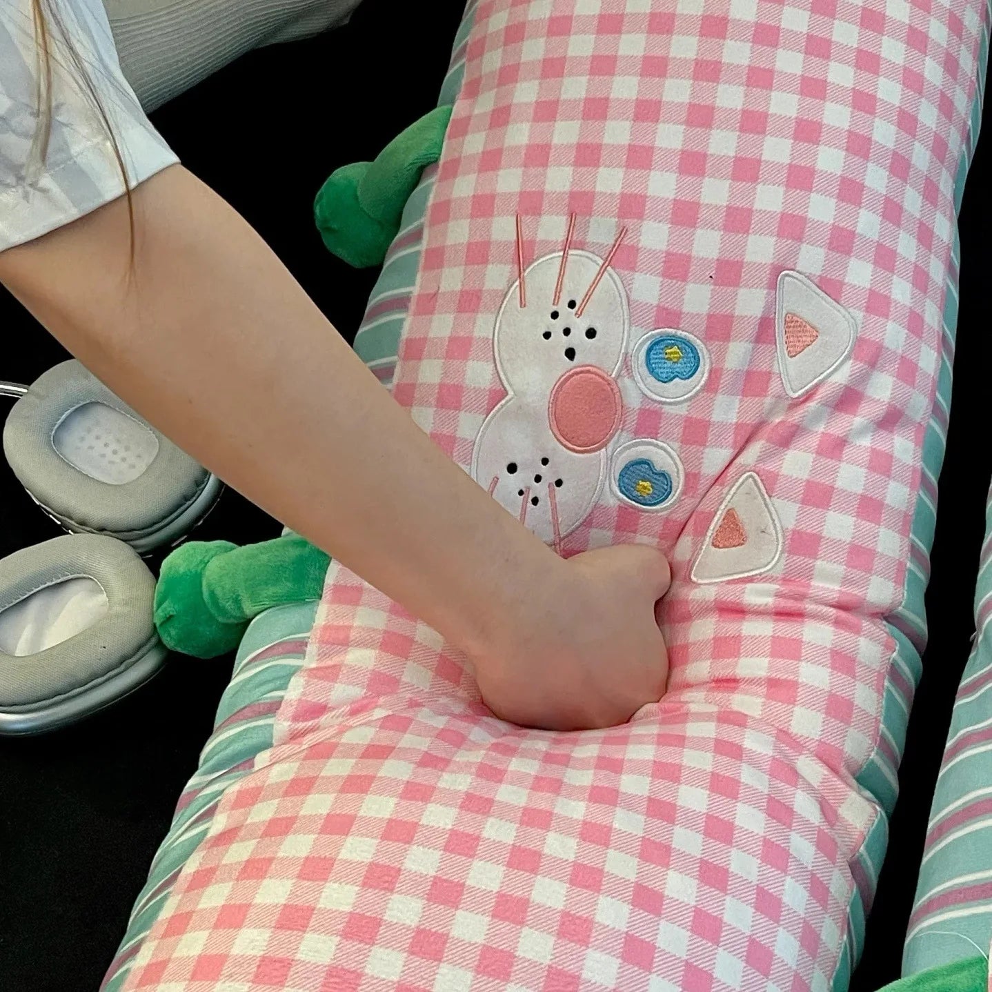 Lång kroppskudde / Body pillow med gulligt mönster